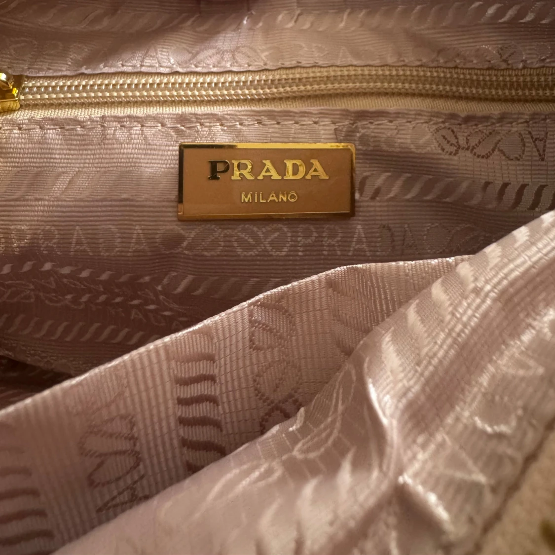 Beige Prada Re Edition - 4