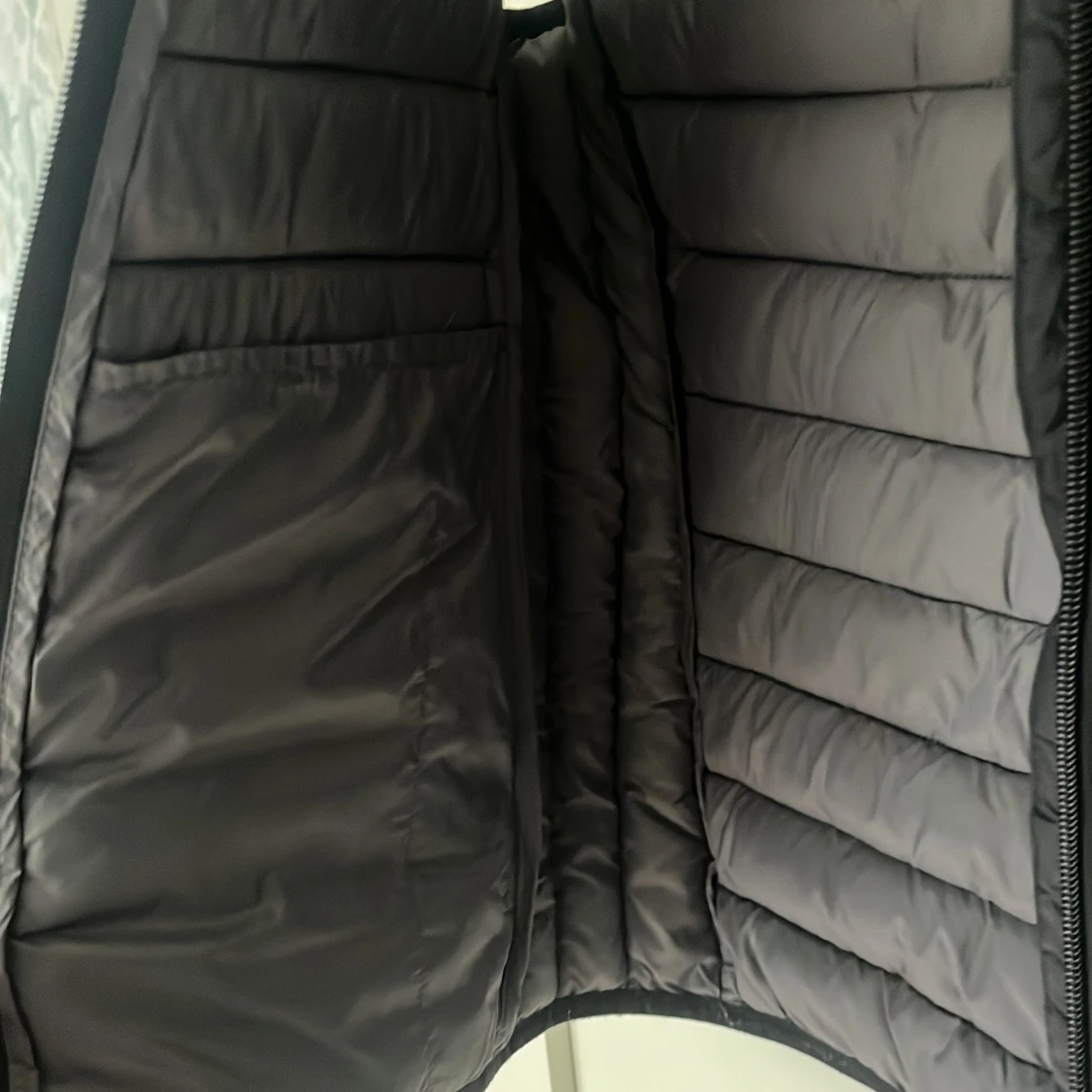 Svart dunväst från Hang Ten, stl S - 4