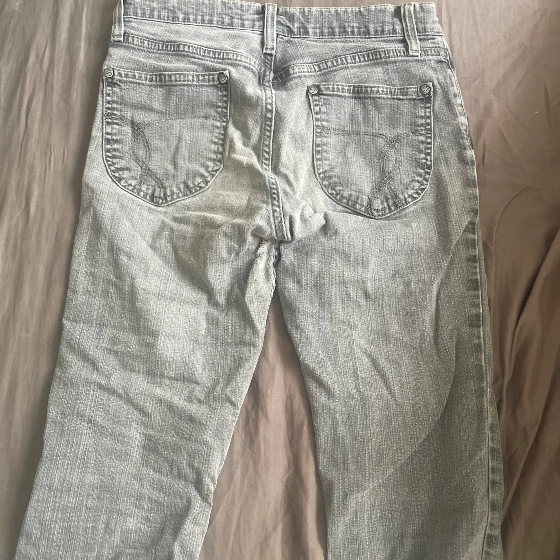 Grå jeans från Sisters, storlek 36 - 3