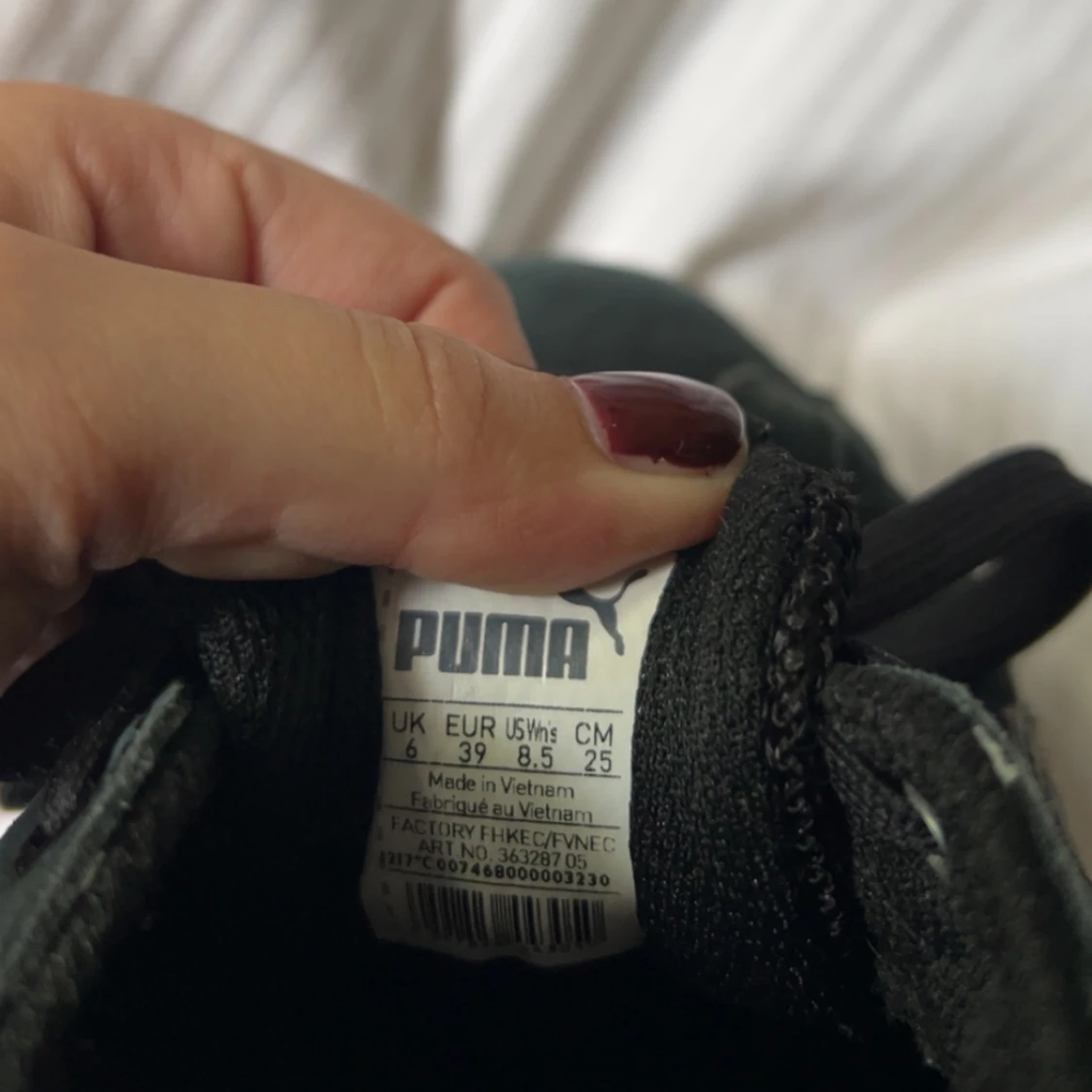 Svarta Puma sneakers i mocka - 1