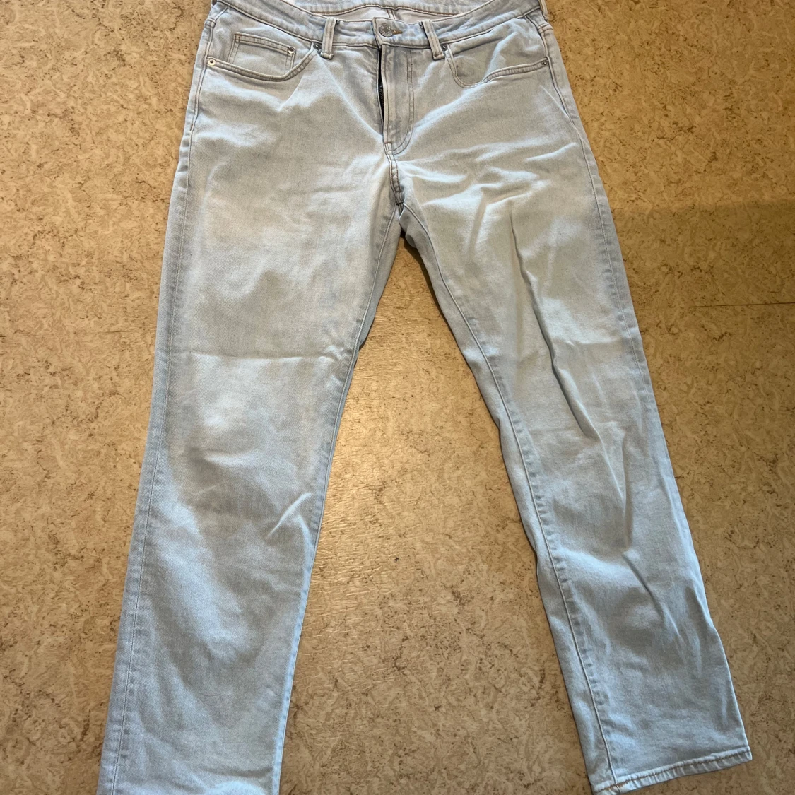 Ljusblå regular fit jeans från H&M