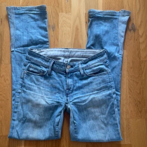 7 for all mankind jeans  - Säljer eftersom jag inte använder dessa längre, har sytt om jeansen till bootcut. Skriv för mått🫰🏼💓