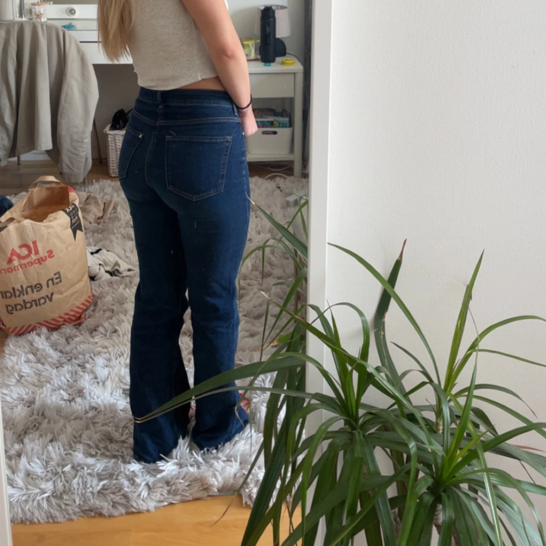 Mörkblå bootcut jeans