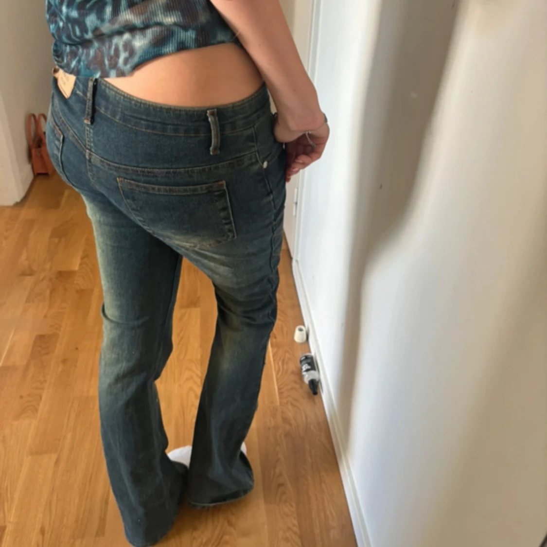 Blå gröna bootcut jeans med nitar  - 1