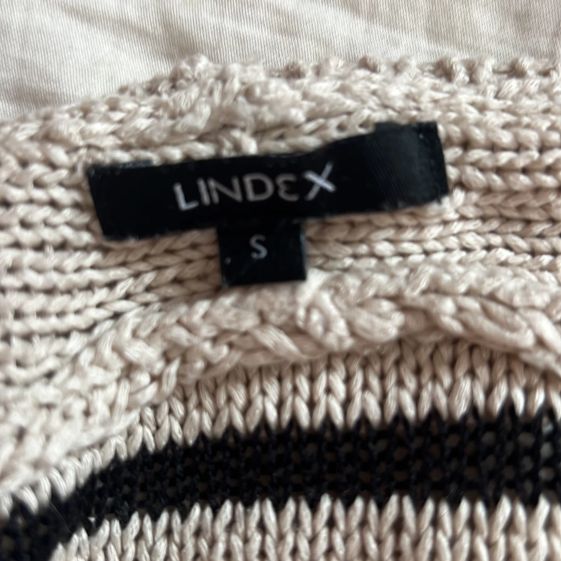 Randig stickad tröja från Lindex - 1