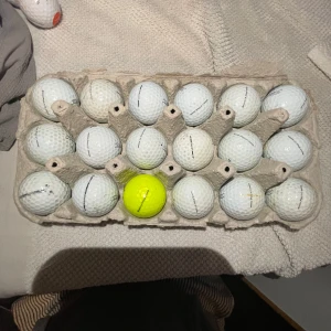 PRO V1 18 pack - En fantastiskt bra boll och en boll som får dig att steppa upp ditt spel