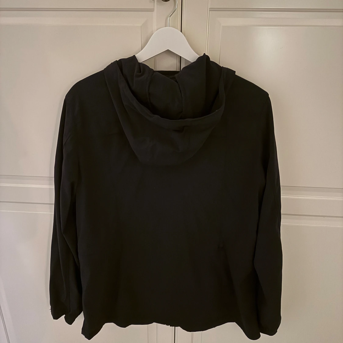 Svart vindjacka från Eddie Bauer - 1