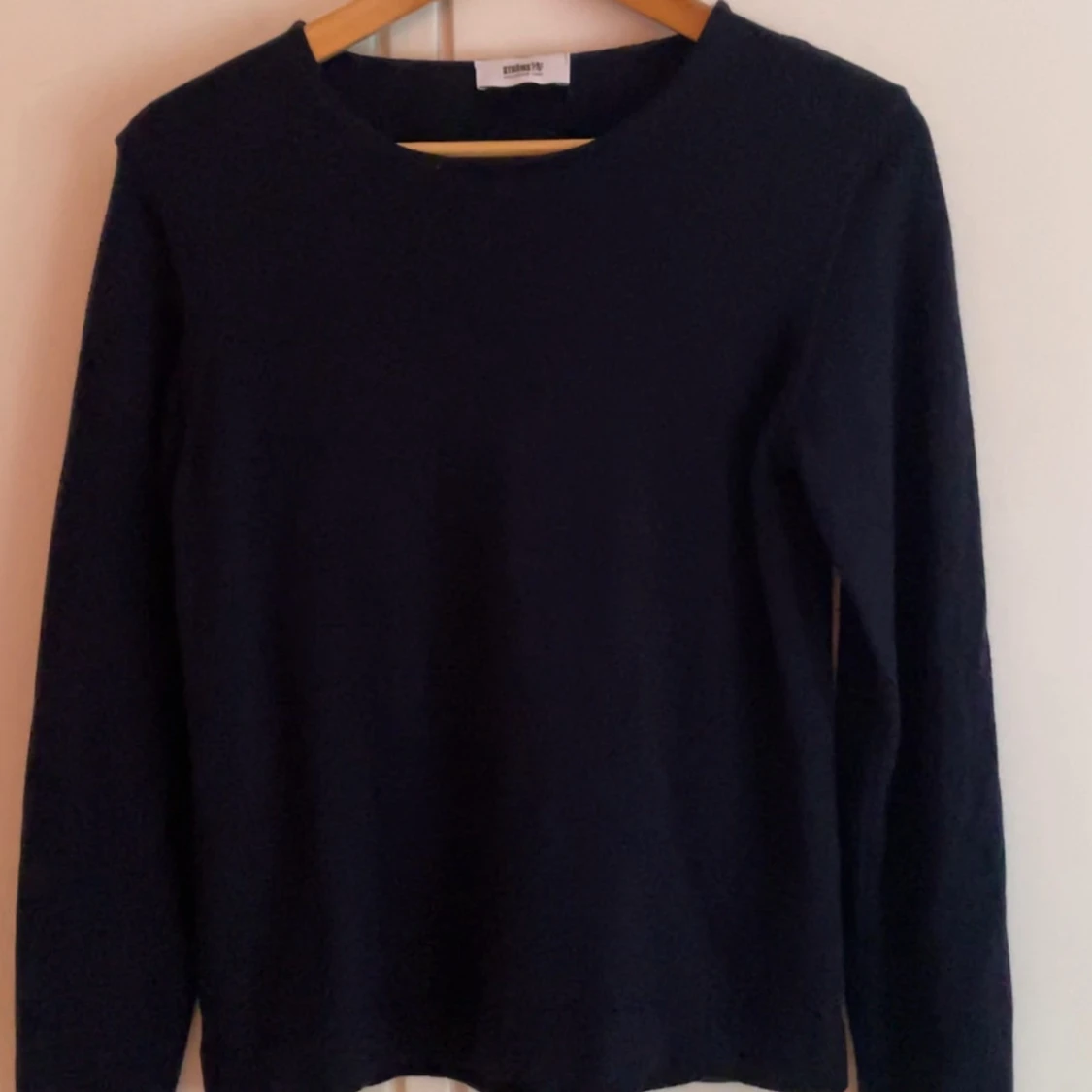 Mörkblå stickad tröja från Ströms - 1