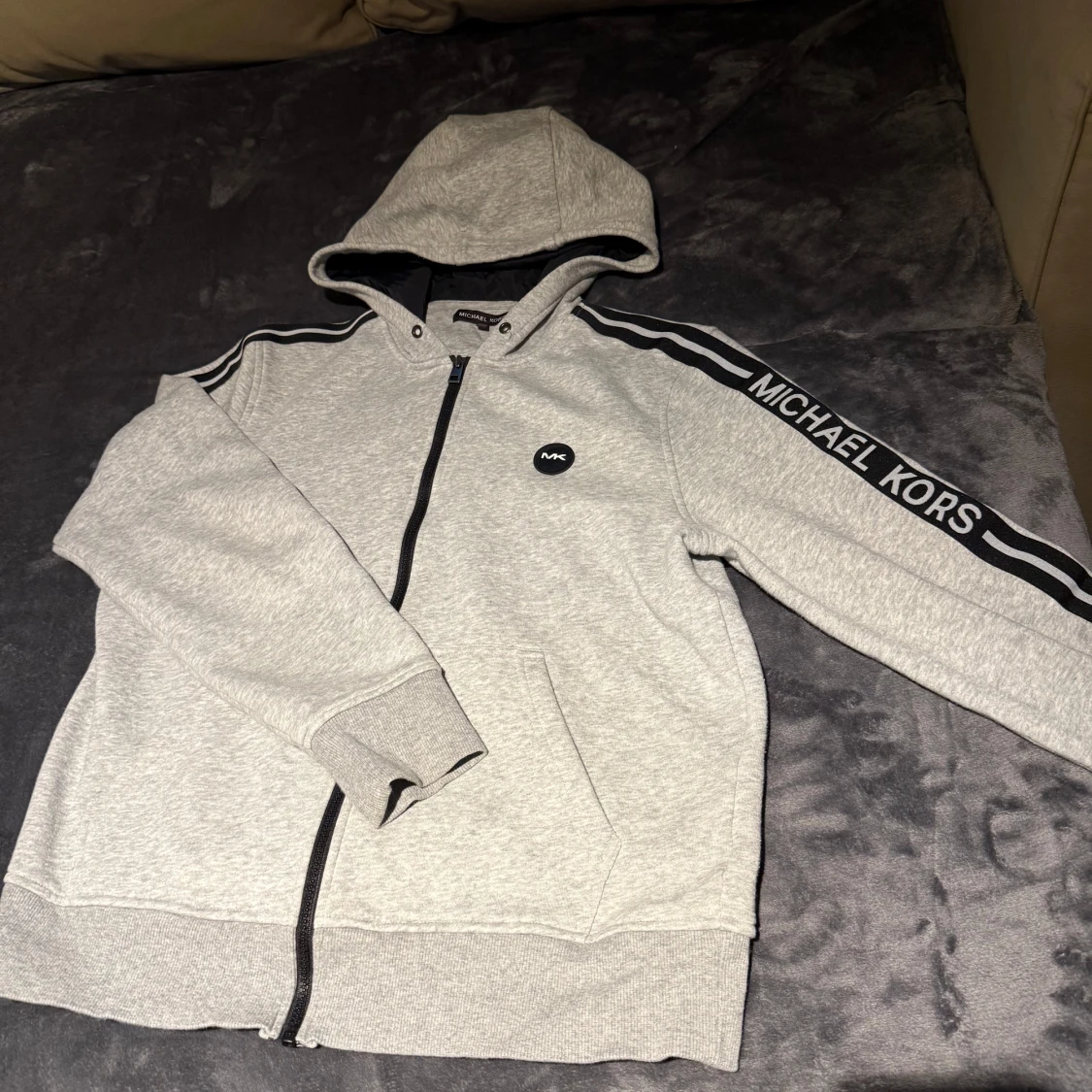 Grå hoodie från Michael Kors