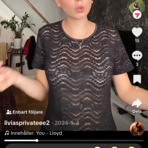 Svart spets blus - Säljer denna svara blus som är använd ca 3 gånger🥰