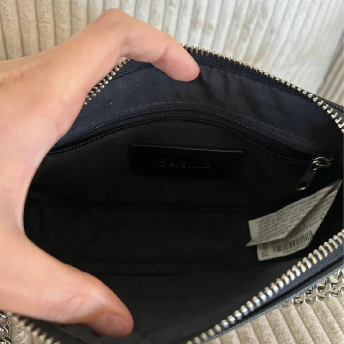 Svart axelväska med kedja från By Malene Birger - 2