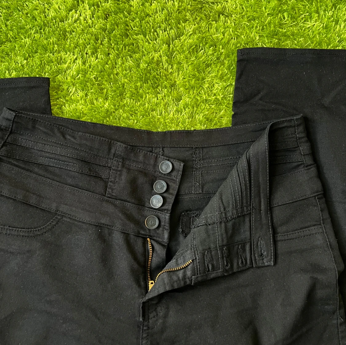 Svarta byxor med hög midja från Classix - 2