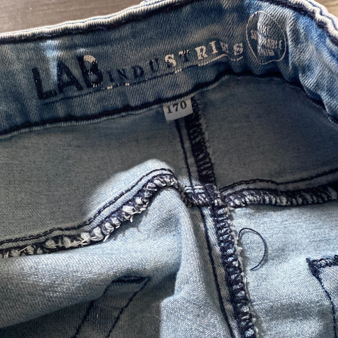 Ljusblå jeansshorts från LAB Industries - 2