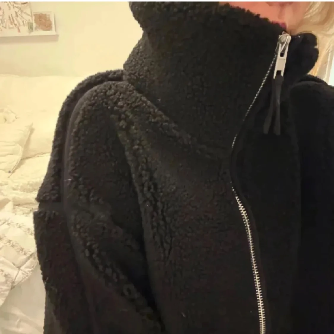 Svart teddyjacka med dragkedja - 2