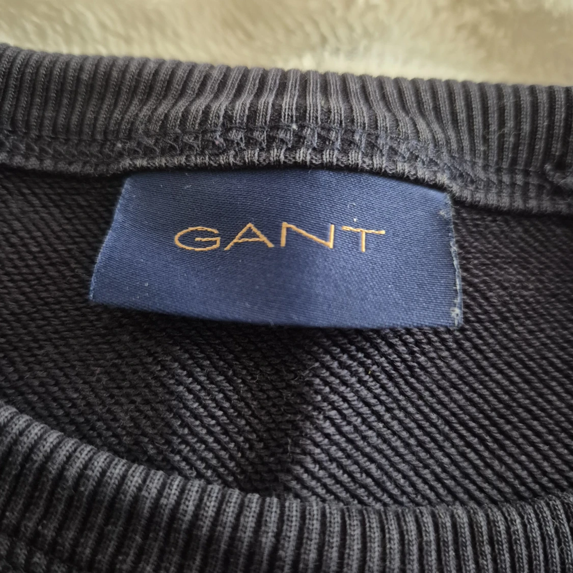 Svart sweatshirt från GANT med emblem - 2