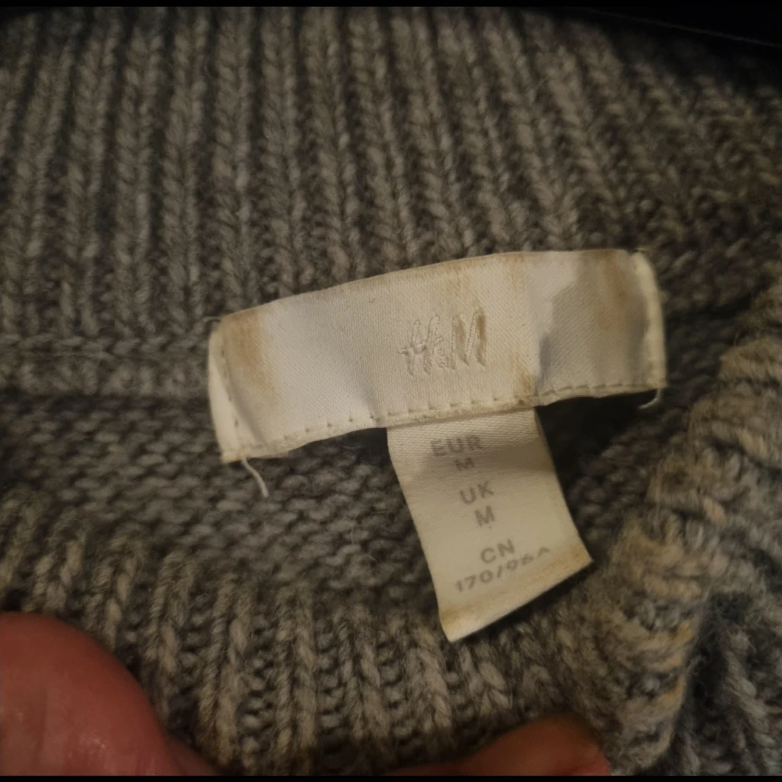 Grå stickad klänning från H&M - 2