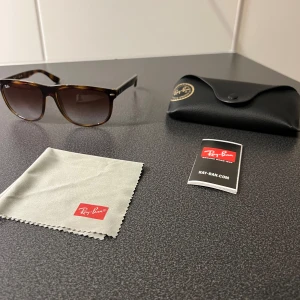 RayBan Boyfriend - Helt nya RayBan Boyfirend