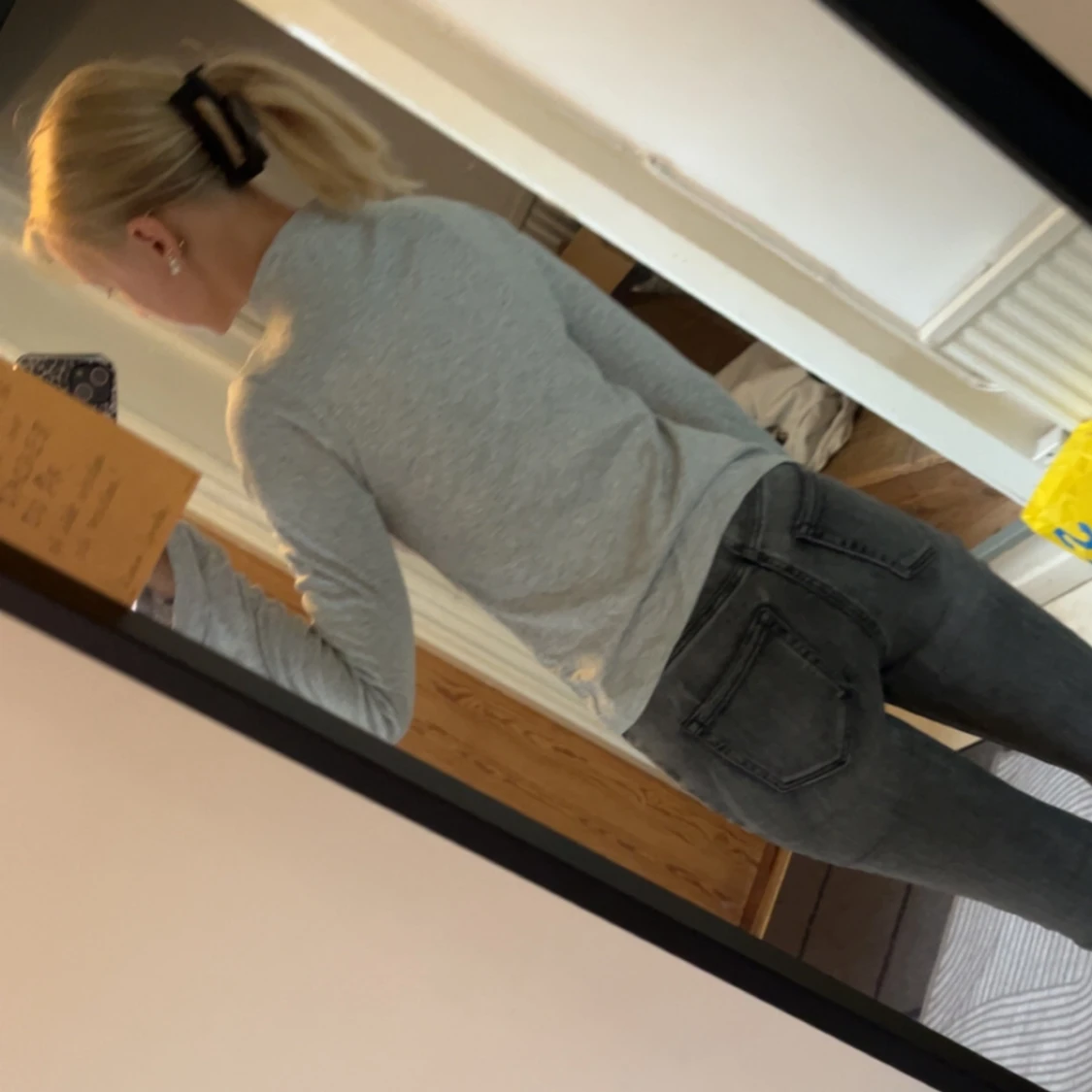 Ljusgrå långärmad basic tröja - 1