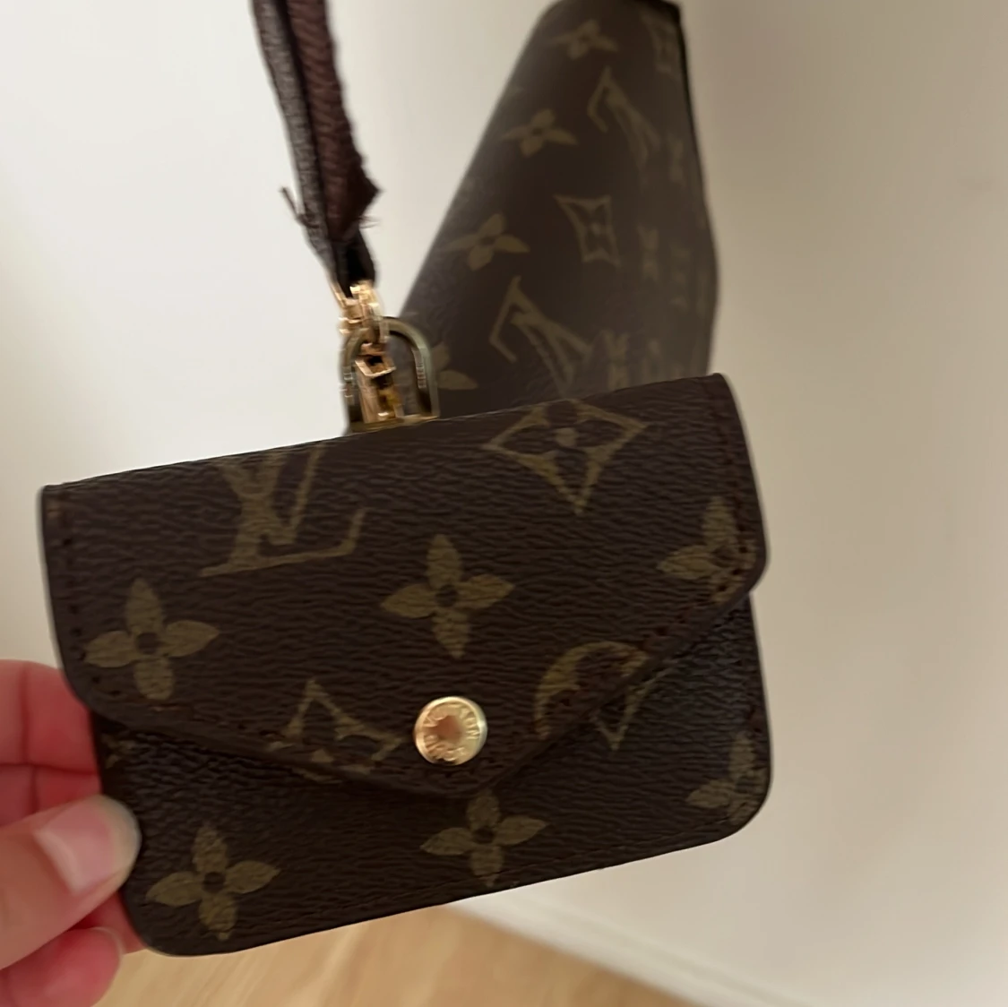 Superfin brun axelväska - 1