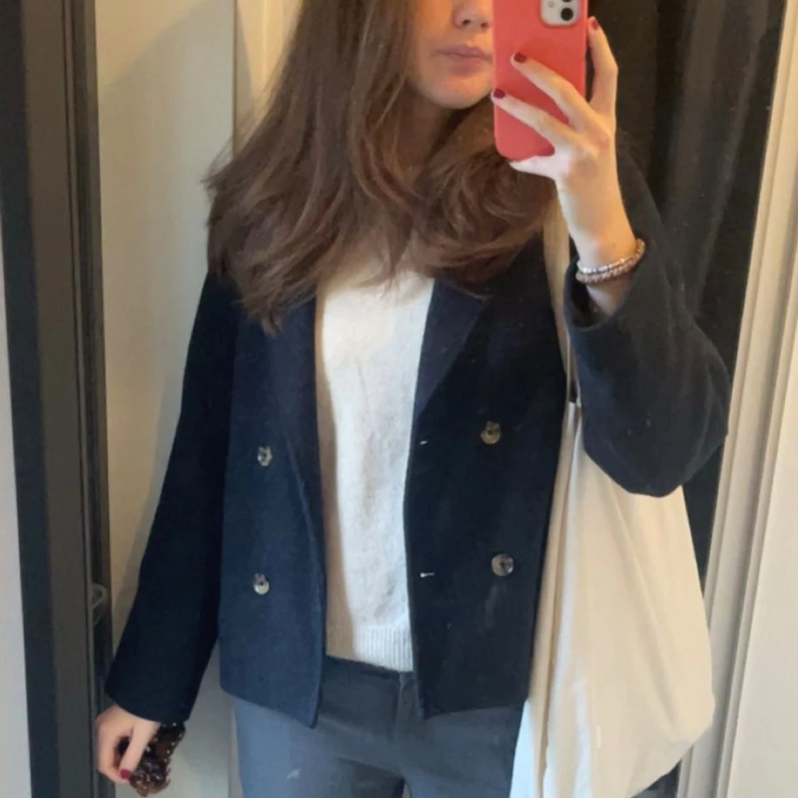 Mörkblå kappa från Mango