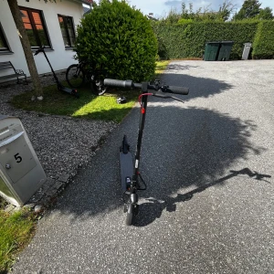 Elspark  - Hej säljer min ewheel för 3400 köpte den för 4500   Går i 30 kan strypas  tillbaka den till 20/25 km. 30 km range 