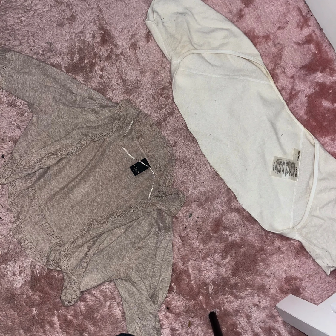 Mix av koftor och boleros i olika färger - 1