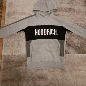 Grå Hoodie från Hoodrich - Gamla hoodrich tröja söker inte för mycket pengar måste ba bli av med den här
