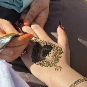 Gör henna /ekologisk  - Gör ekologisk henna. 