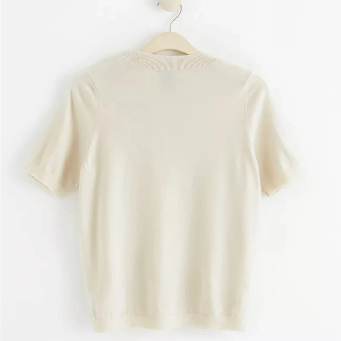 Beige kortärmad stickad storlek S - 1