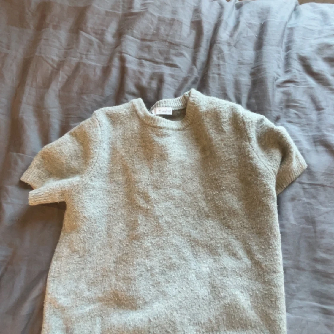 Grå stickad t-shirt från Zara