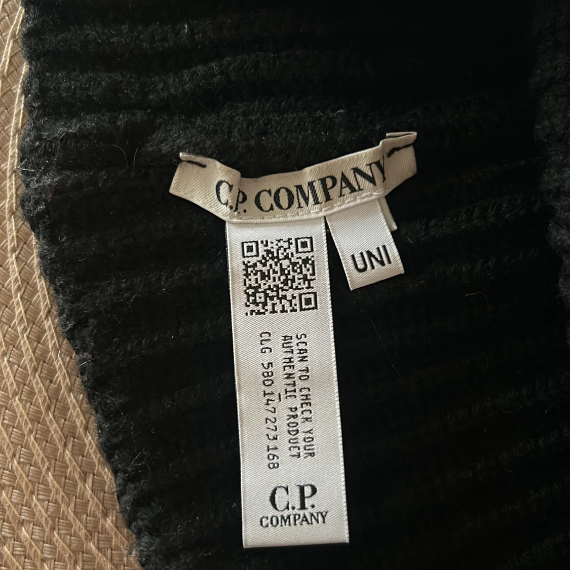 Svart ribbad mössa C.P. Company - 1