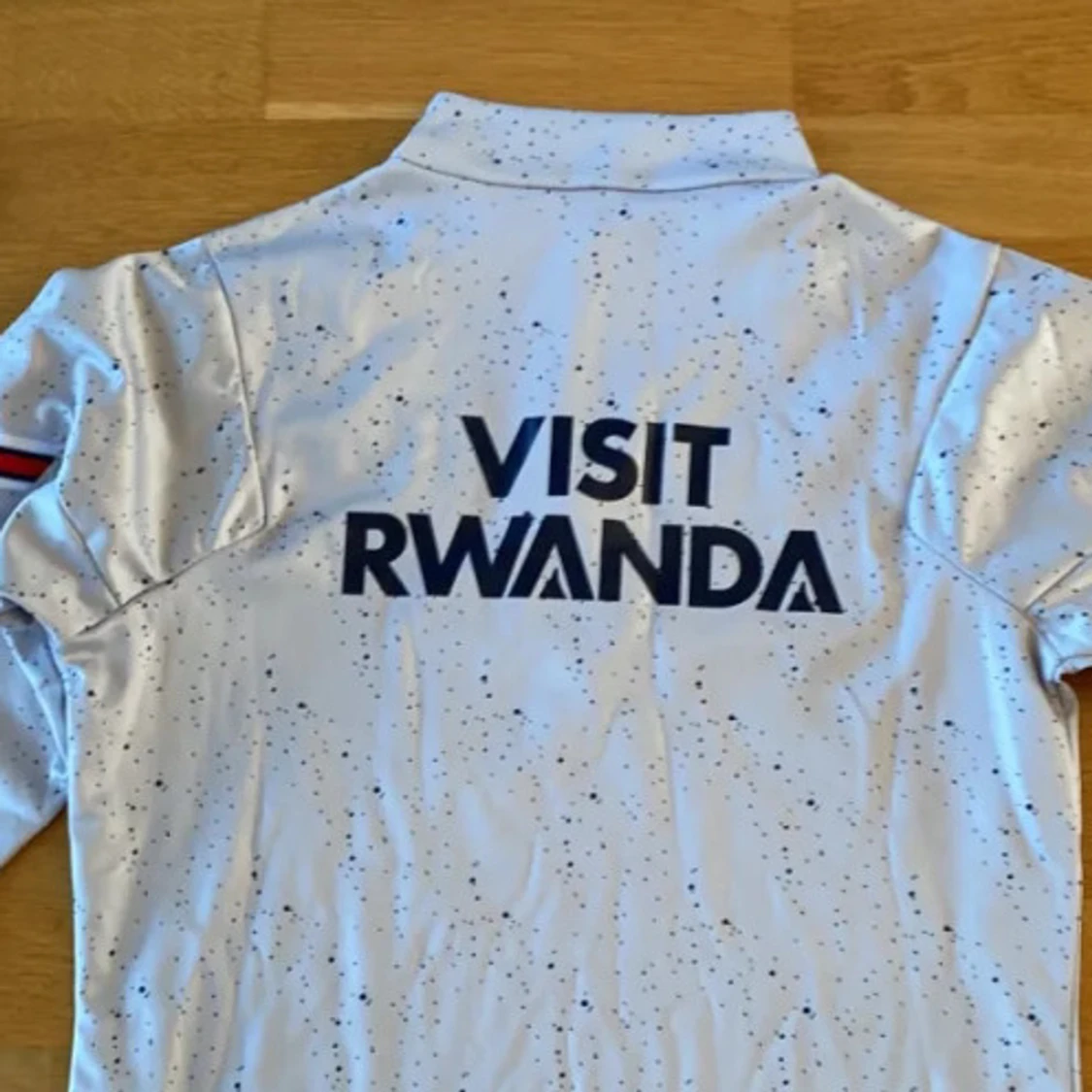 Vit långärmad träningströja från Nike