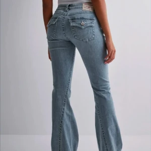 True Religion BECCA - Helt nya true religion jeans i modellen BECCA storleken W25, nypris 1299kr