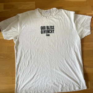 Givenchy God Bless Givenchy T-Shirt - Givenchy God Bless Givenchy T-Shirt. Size L