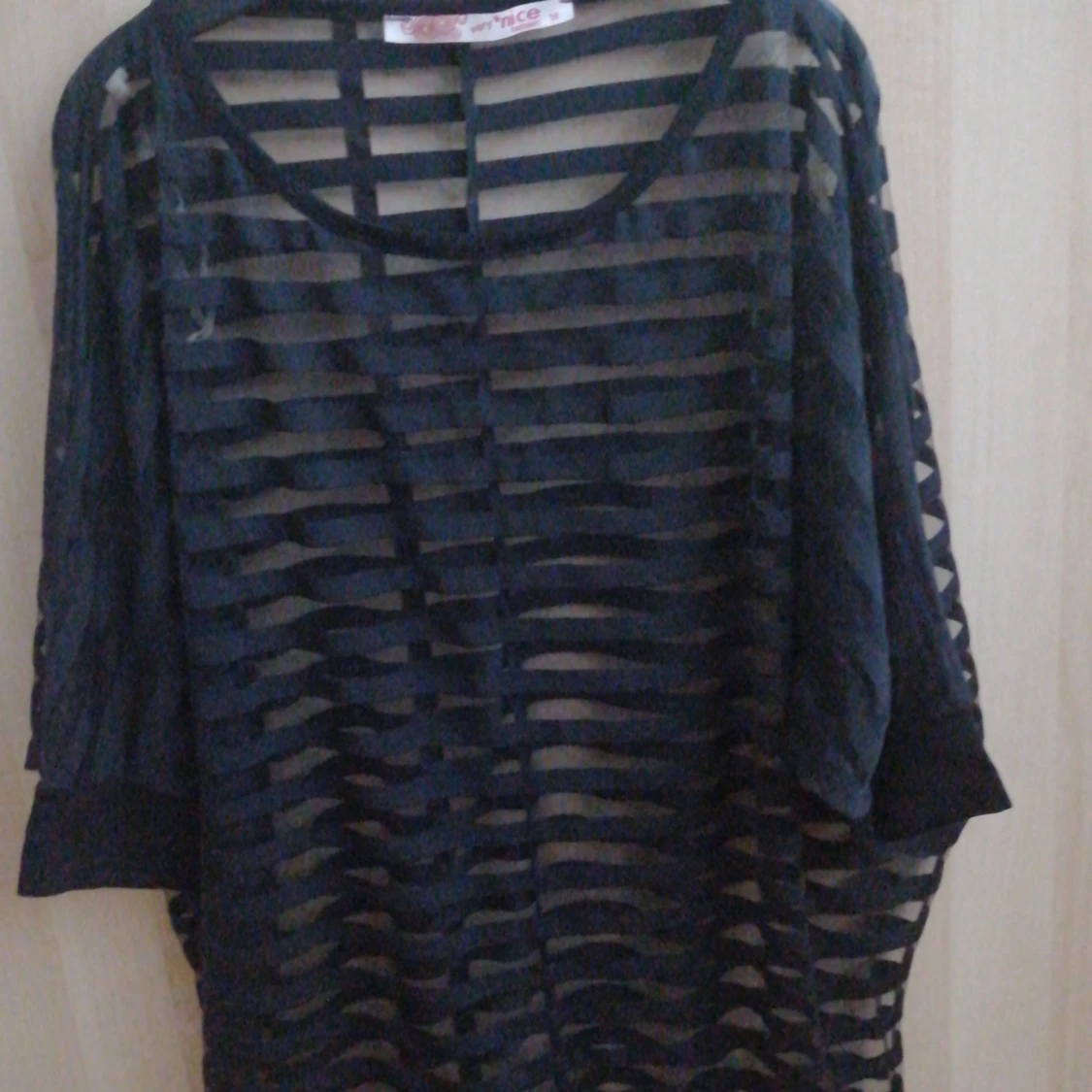 Svart randig topp från Very Nice - 1