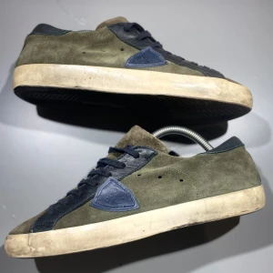 Philippe Model skor  - Hej! Säljer nu mina skor från märket Philippe Model , storlek 42, bra skick. Givetvis äkta, Tveka inte på att höra av dig om du har frågor eller funderingar kring skorna!