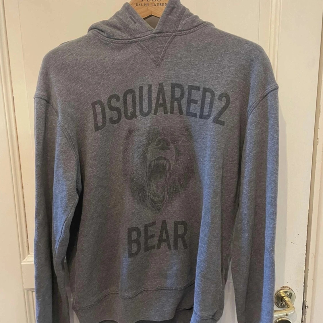 Grå hoodie från Dsquared2