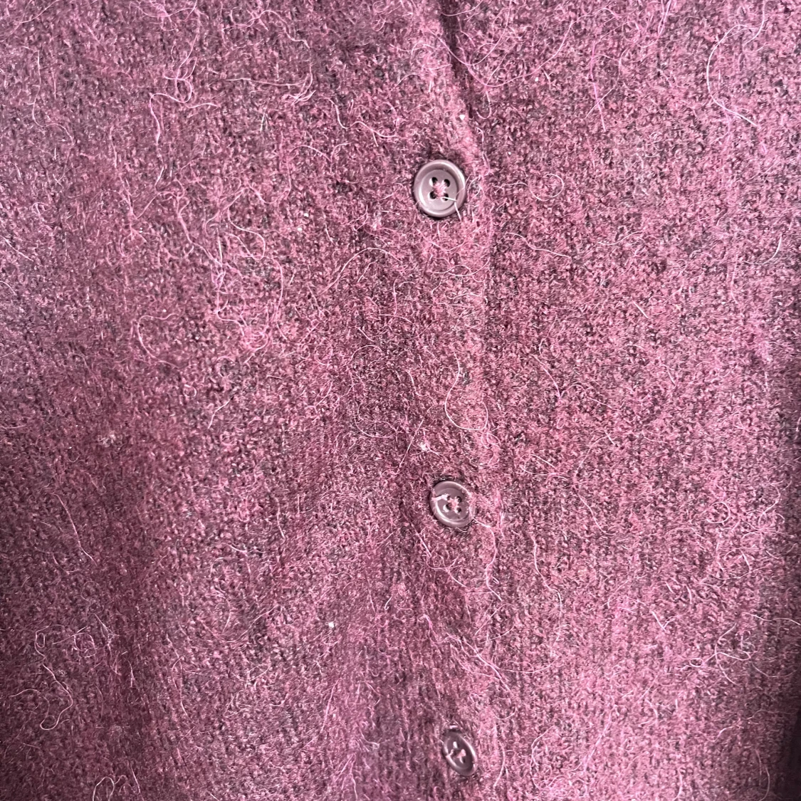 Vinröd kofta från Gina Tricot - 1