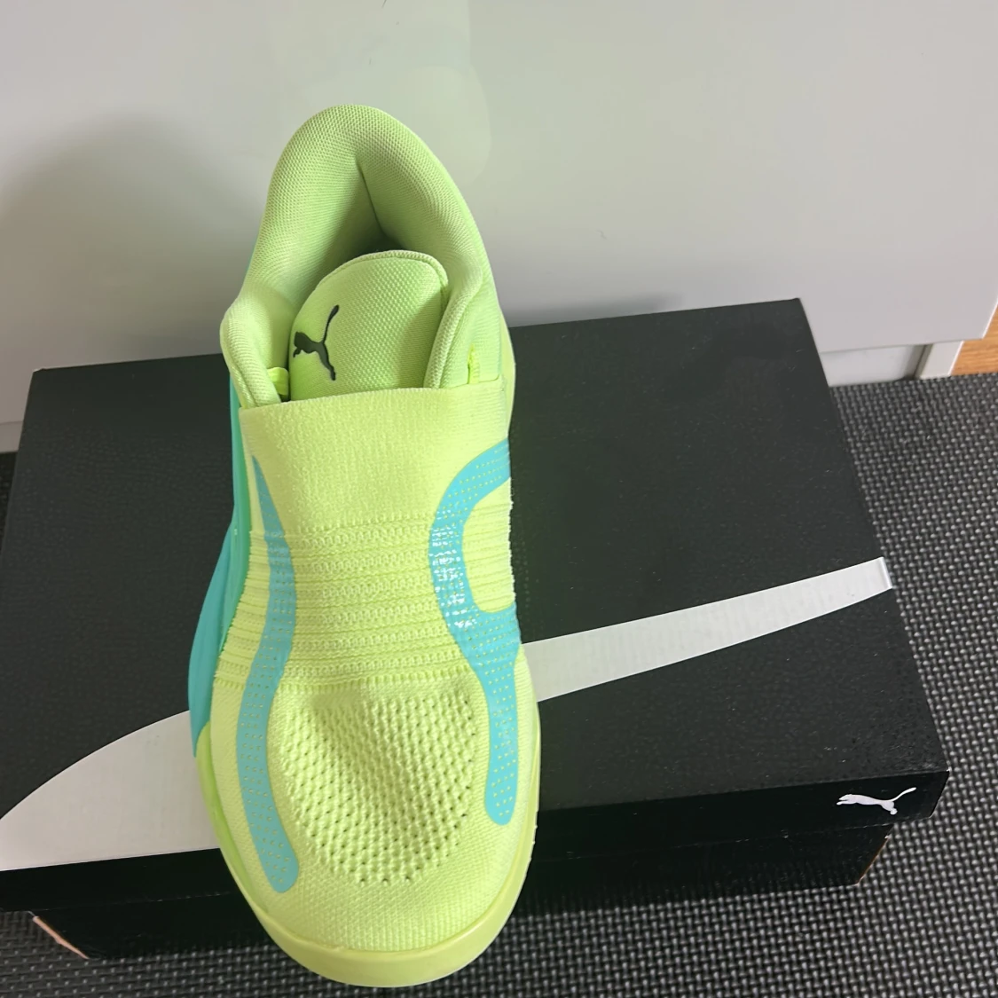 Neongula basketsneakers från Puma - 3