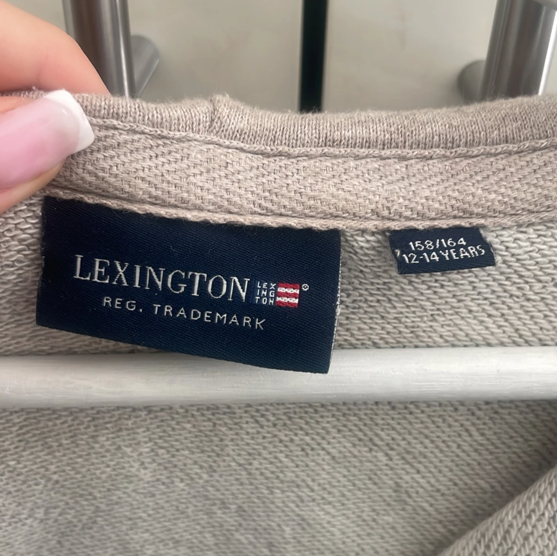 Beige hoodie från Lexington med dragkedja - 2
