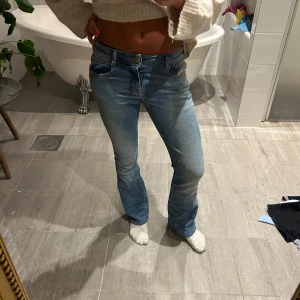 Low waist bootcut diesel jeans  - Använda ett fåtal gånger