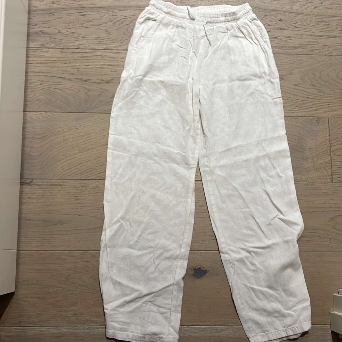 Vita linnebyxor från Lindex, stl 152
