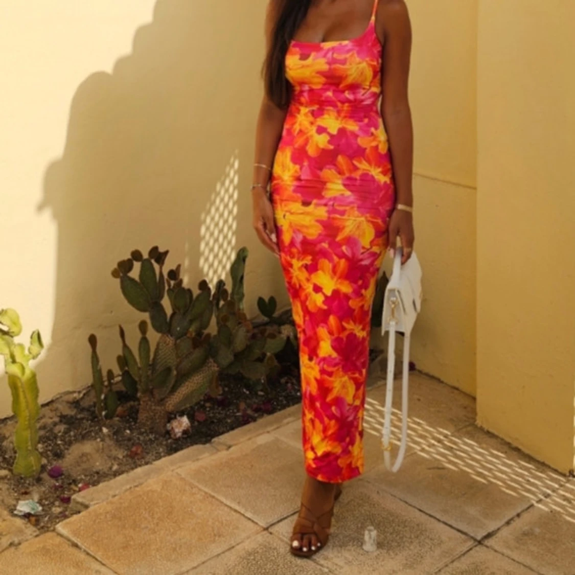 Färgstark blommig långklänning - 2