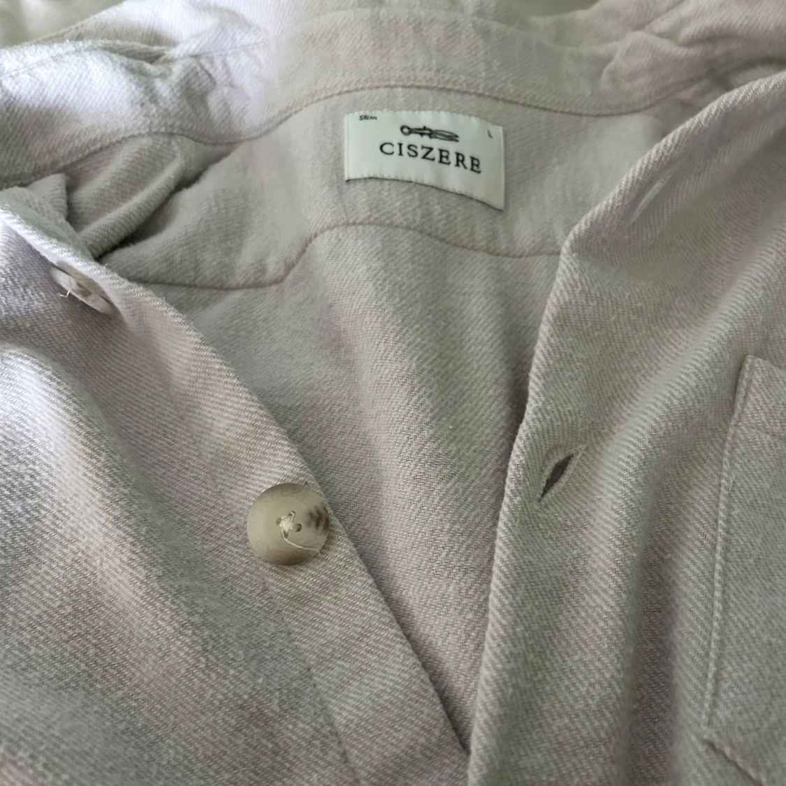 Ljusgrå skjorta från Ciszere, slim fit - 2