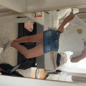 Lågmidjad jeans kjol - Super fin Lågmidjad kjol storlek 27