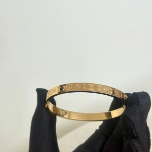 Armband - Helt ny lyxig med detaljer. 