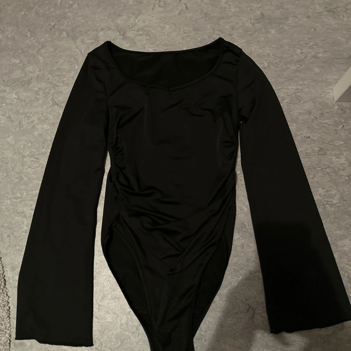 Svart långärmad body storlek S - 1