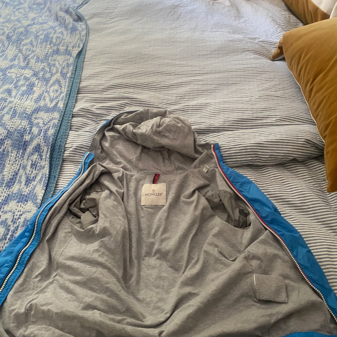 Blå vindjacka från Moncler - 1