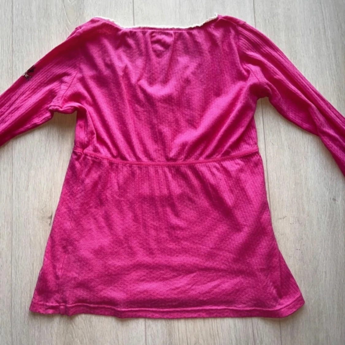 Rosa långärmad topp med broderi - 2