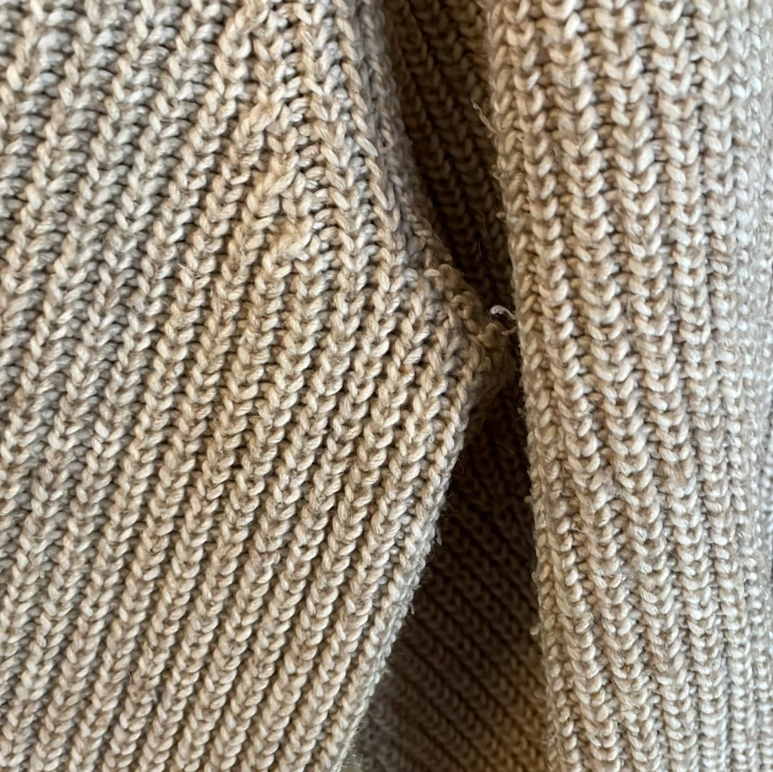 Beige stickad tröja från H&M - 3